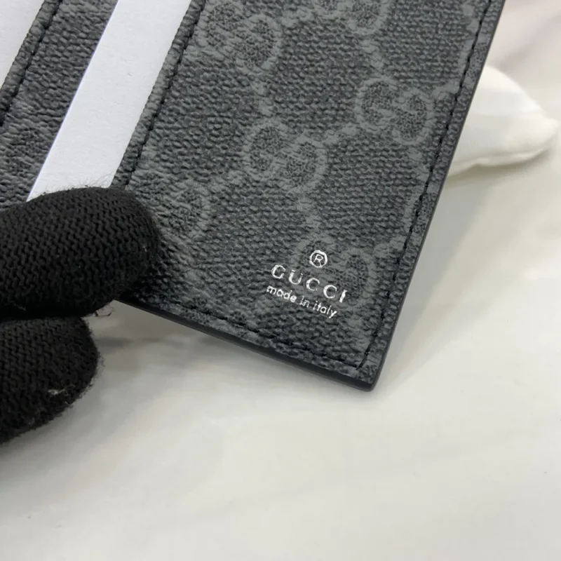 Gucci Unisex GG Emblem Bi Fold Embossed Wallet-Black