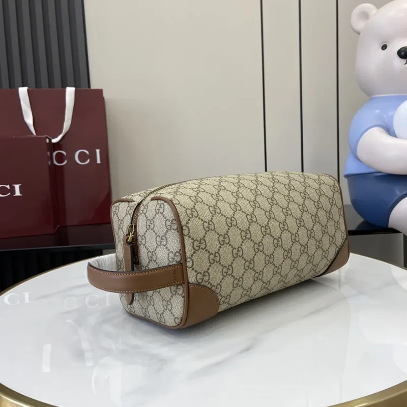 Gucci Unisex GG Emblem Medium Toiletry Case-Brown 821163FAED09786