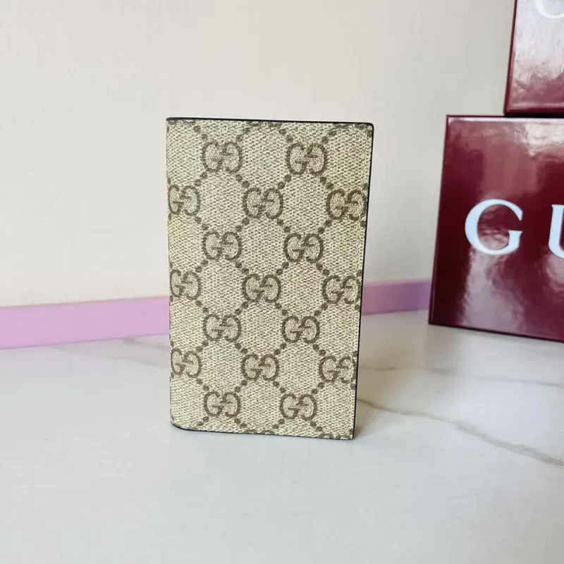 Gucci Women GG Emblem Bi Fold Card Case-Brown 821209FAED09786