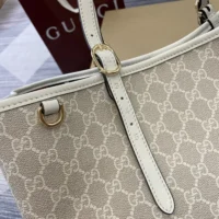Gucci Women GG Emblem Medium Tote Bag-White 815213FAD6L9641 (1)