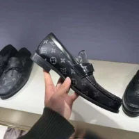 Louis Vuitton LV Men Major Loafer Calf Leather-Black 1ADE66 (1)