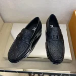 Louis Vuitton LV Men Major Loafer in Calf Leather-Black
