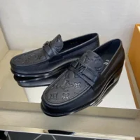 Louis Vuitton LV Men Major Loafer in Calf Leather-Black (1)