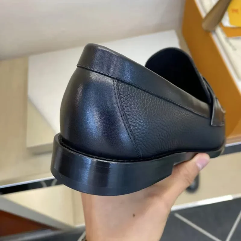 Louis Vuitton LV Men Major Loafer in Calf Leather-Black
