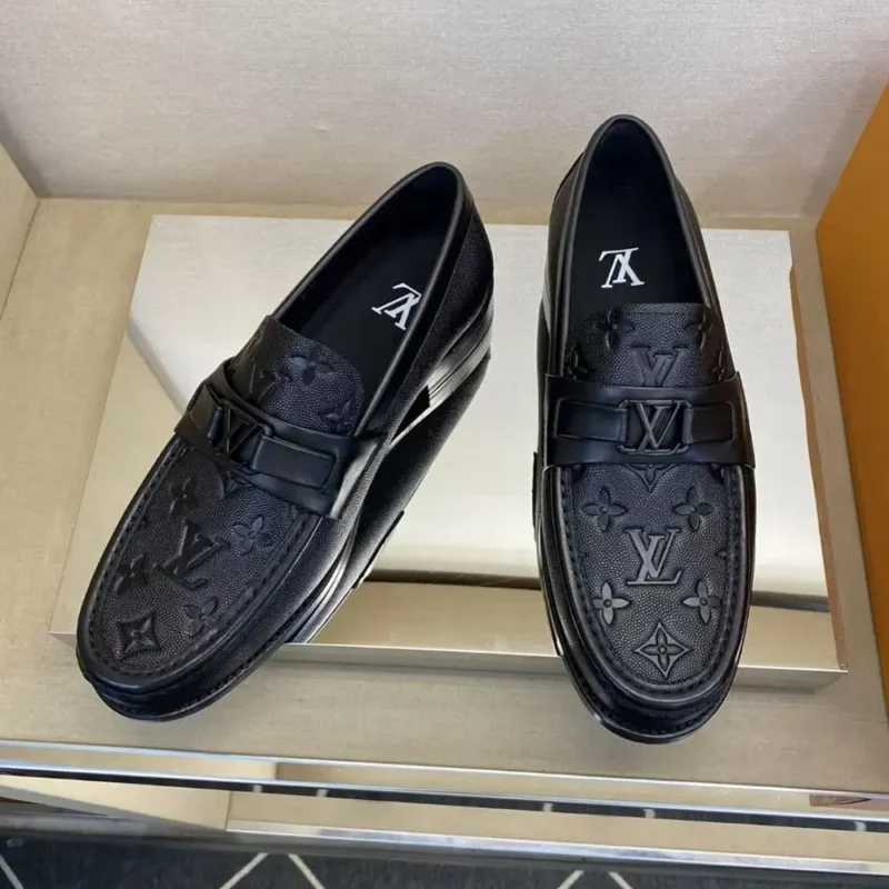 Louis Vuitton LV Men Major Loafer in Calf Leather-Black