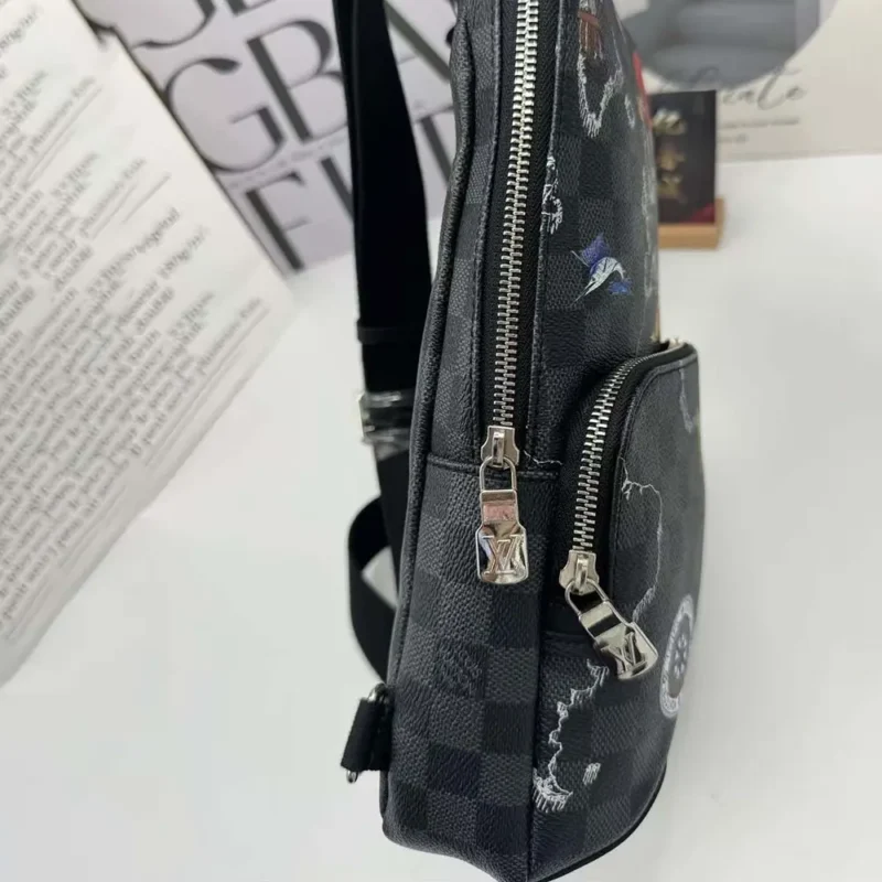 Louis Vuitton LV Unisex Avenue Damier World Bag Damier Graphite Coated Canvas