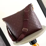 Louis Vuitton LV Women Coussin Hobo MM-Burgundy M12072