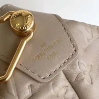 Louis Vuitton LV Women Coussin Hobo MM-Gray M12071 (1)