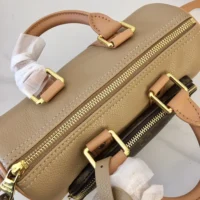 Louis Vuitton LV Women Keepall Bandoulière 25 M12627 (1)