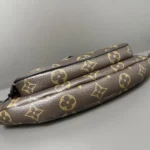 Louis Vuitton LV Women Keepit in Cowhide-leather Trim-M14806