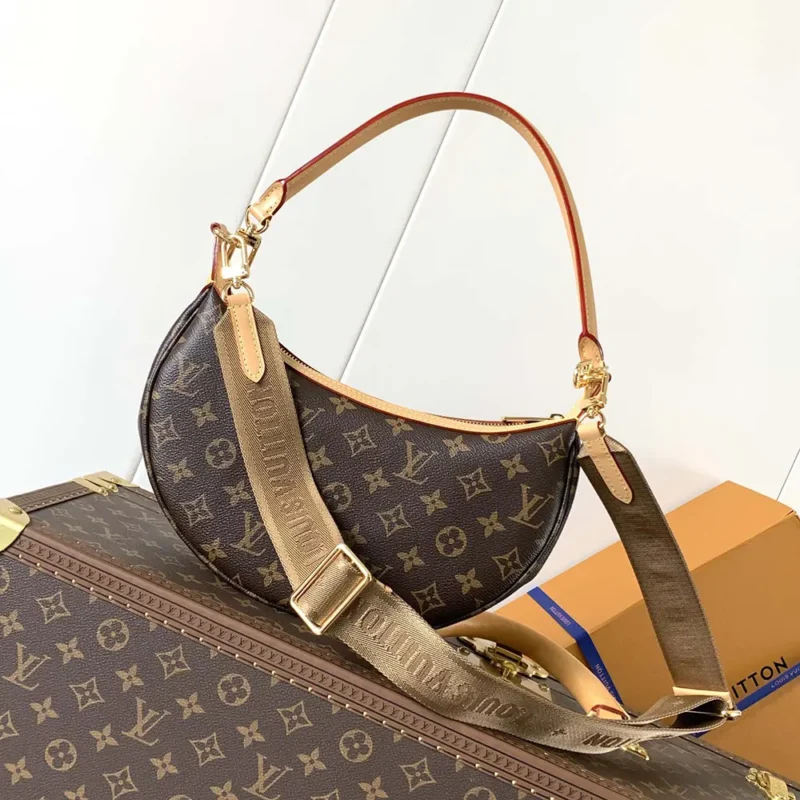 Louis Vuitton LV Women Looping in Cowhide-leather Trim M12939