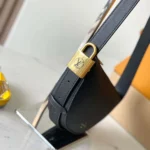 Louis Vuitton LV Women Low Key Bumbag-Black M11429