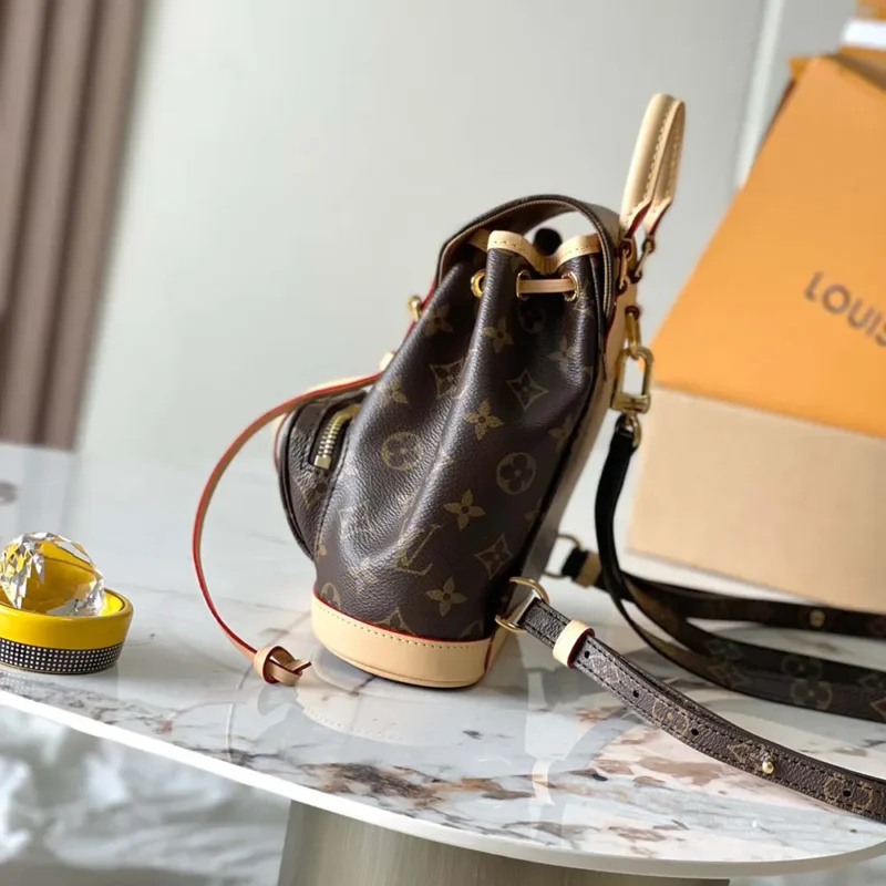 Louis Vuitton LV Women Montsouris Mini in Natural cowhide-leather Trim M11199