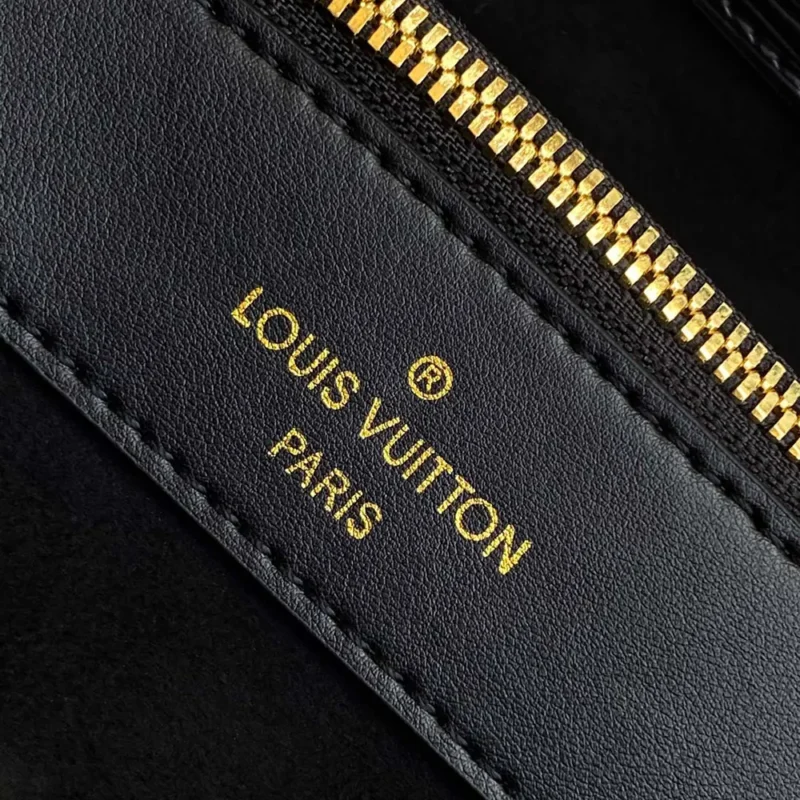 Louis Vuitton LV Women Varenne East West in Epi Leather-Black M11791