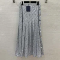 Louis Vuitton Women Chain Print Pleat Skirt 1AGOBD (1)