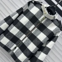 Louis Vuitton Women Double Face Check Cape 1AGPE9 (1)