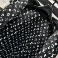 Louis Vuitton Women Double Face Check Cape 1AGPE9 (1)