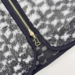 Chaqueta polar Louis Vuitton para mujer con monograma ombré 1AGBX9