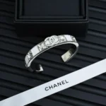 Chanel Damen Manschette Metall Harz Strass ABE820B19204