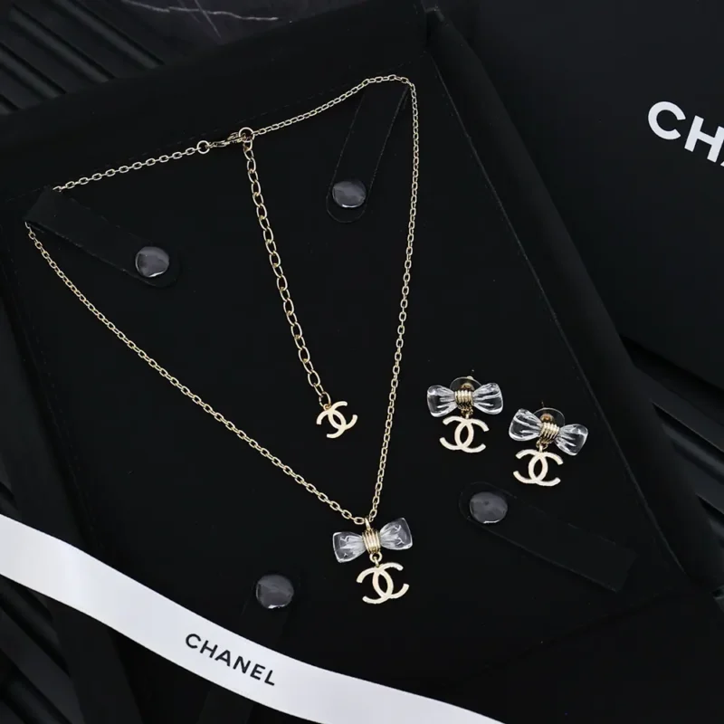 Chanel Women Pendant Necklace Metal Resin ABF546B19997