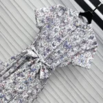 Dior Damen Mittellanges Kleid mit Bindegürtel Weißer Baumwollmusselin 521D07A3A48