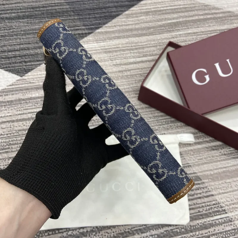 Gucci Unisex GG Emblem Zip Around Wallet-Navy 819122FAECC4243
