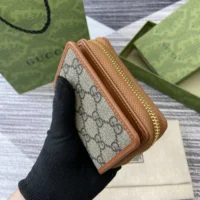 Gucci Unisex GG Emblem Zip Mini Wallet 819131FAD6L9758 (1)