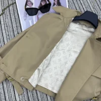 Louis Vuitton LV Women Cropped Trench Jacket 1AGNEC (1)