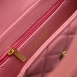 Chanel CC Mini Kelly Shopping Bag aus glänzendem, gealtertem Kalbsleder in Pink