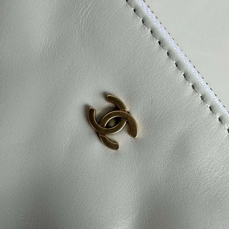 Chanel Women 22 Mini Handbag Shiny Calfskin Gold Tone Metal
