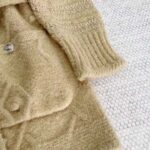 Chanel Dam CC Midjeknuten Långärmad Stickad Tröja