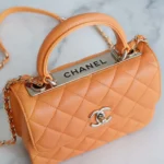 Borsa Chanel da donna con patta e manico superiore in pelle di agnello - Arancione