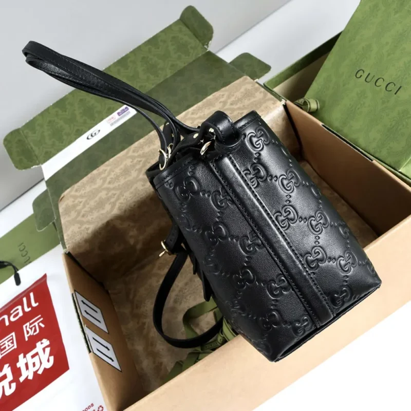 Gucci Women GG Emblem Medium Tote Bag-Black 815214