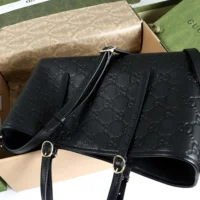 Gucci Women GG Emblem Medium Tote Bag-Black 815214 (1)
