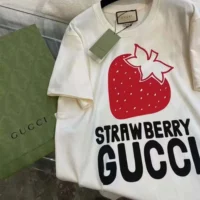 Gucci Women Strawberry Gucci Cotton T-shirt 615044XJDZU9095 (1)
