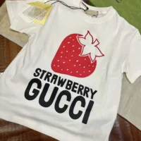 Gucci Women Strawberry Gucci Cotton T-shirt 615044XJDZU9095 (1)