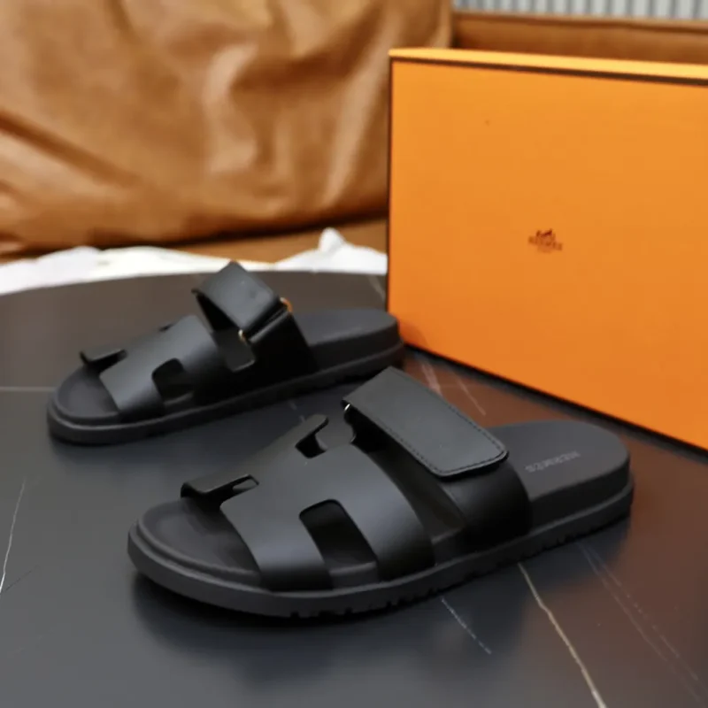 Hermes Unisex Chypre Sandal-Black H222100Zv02340