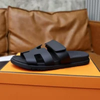 Hermes Unisex Chypre Sandal-Black H222100Zv02340 (1)