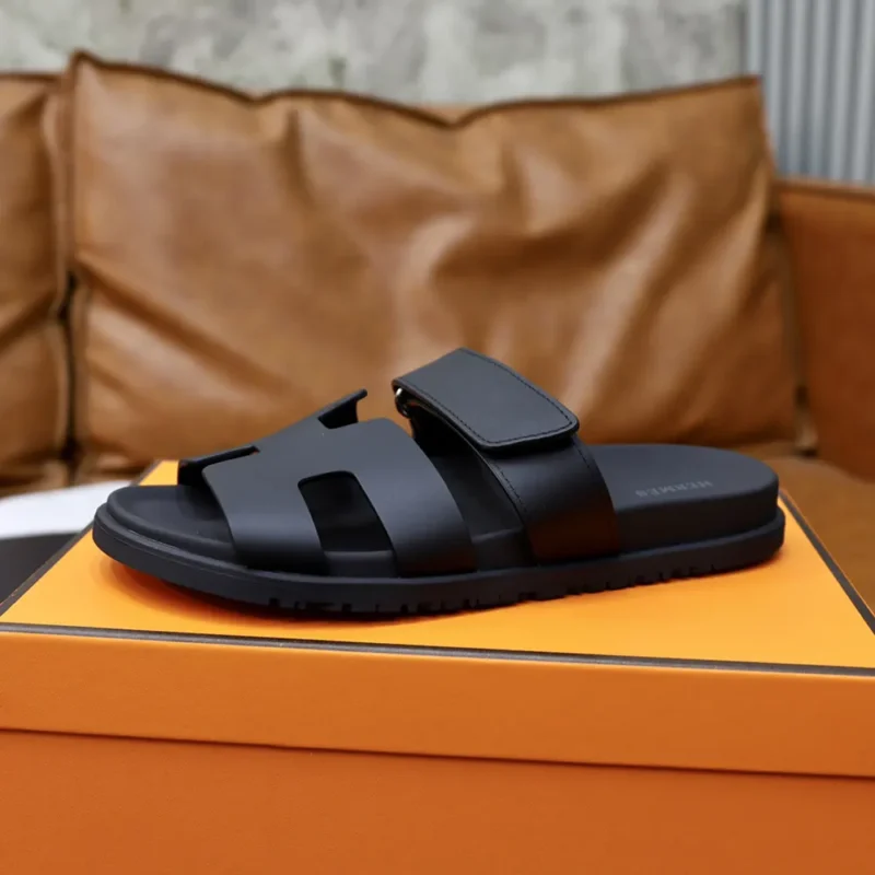 Hermes Unisex Chypre Sandal-Black H222100Zv02340