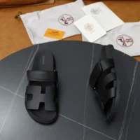 Hermes Unisex Chypre Sandal-Black H222100Zv02340 (1)
