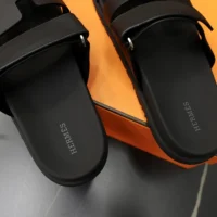Hermes Unisex Chypre Sandal-Black H222100Zv02340 (1)