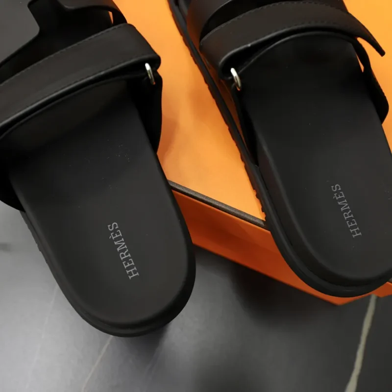 Hermes Unisex Chypre Sandal-Black H222100Zv02340