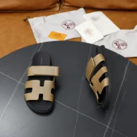 Hermes Unisex Chypre Sandal-Dark Brown H222857ZHX3415 (1)