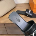 Sandalia unisex Hermes Giulia - Negra H242099Z