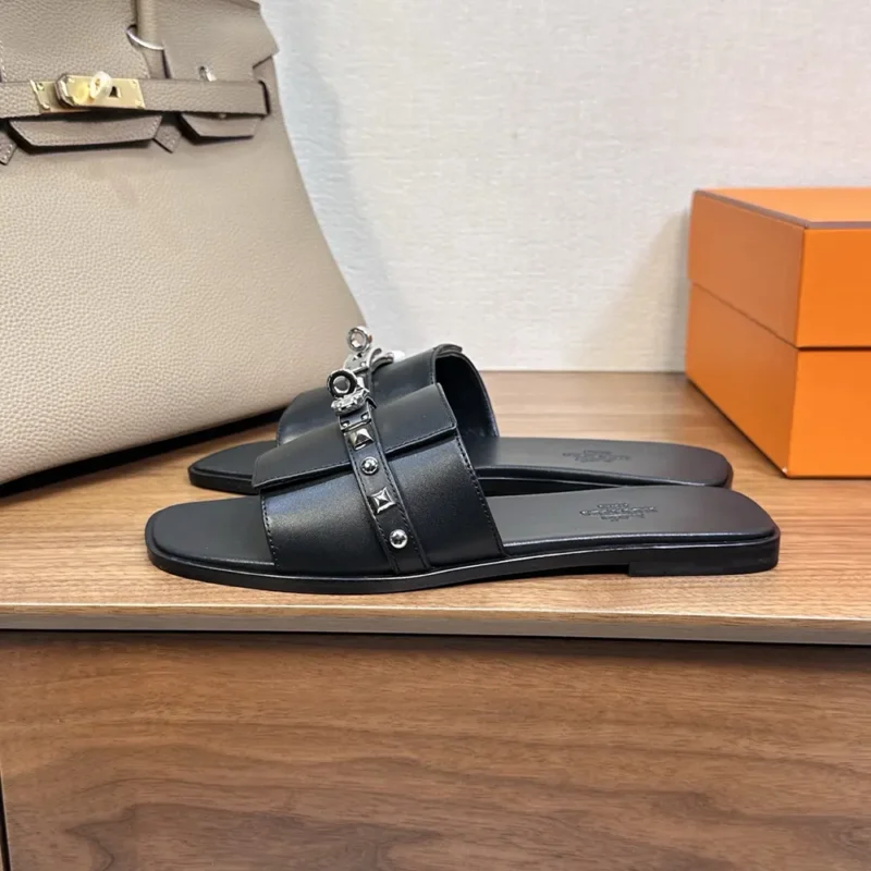 Hermes Unisex Giulia Sandal-Black H242099Z