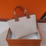 Hermes Unisex Steeple 25 Ecru Tote Bag-Brown H083611CKAE