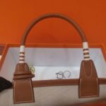 Hermes Unisex Steeple 25 Ecru Tote Bag-Brown H083611CKAE