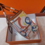 Hermes Unisex Steeple 25 Ecru Tote Bag-Green H083621CKAA