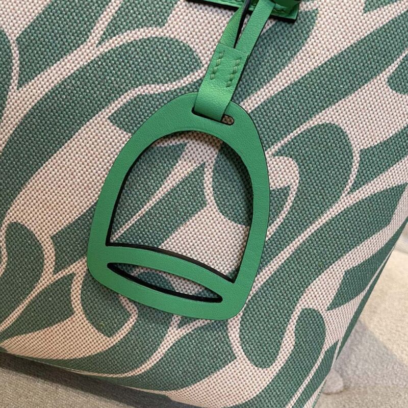Hermes Unisex Steeple 25 Ecru Tote Bag-Green H084533CKAA
