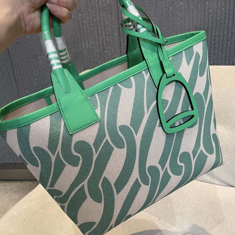 Hermes Unisex Steeple 25 Ecru Tote Bag-Green H084533CKAA